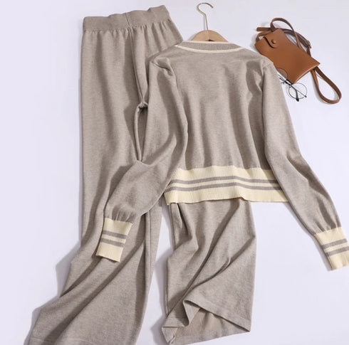 Single Breasted Design Round Neck Knitted Co-Ord Sets